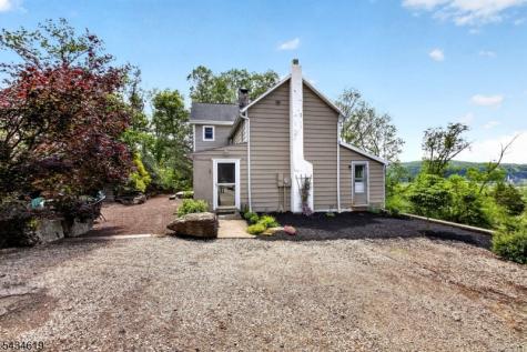 70 Crab Apple Hill Road Holland NJ 08848