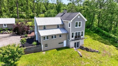 70 Crab Apple Hill Road Holland NJ 08848