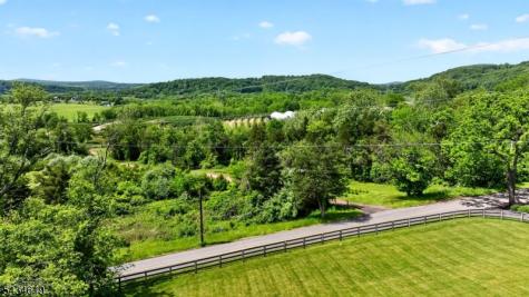 70 Crab Apple Hill Road Holland NJ 08848