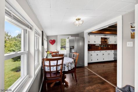 70 Crab Apple Hill Road Holland NJ 08848