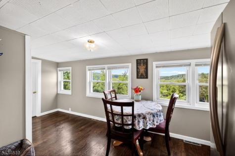 70 Crab Apple Hill Road Holland NJ 08848