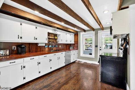 70 Crab Apple Hill Road Holland NJ 08848