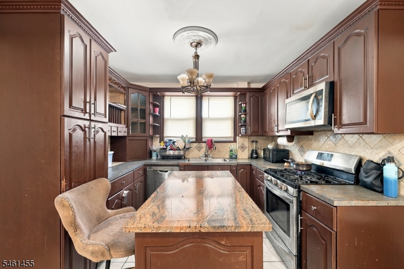 1521 Leslie Street Hillside NJ 07205