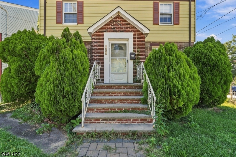1521 Leslie Street Hillside NJ 07205