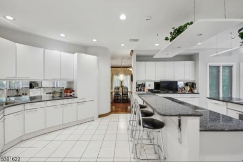 830 W Shore Drive Kinnelon NJ 07405