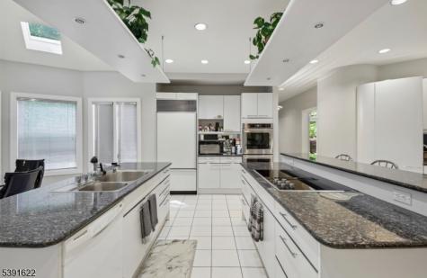 830 W Shore Drive Kinnelon NJ 07405