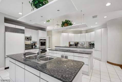 830 W Shore Drive Kinnelon NJ 07405
