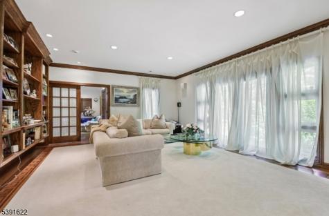 830 W Shore Drive Kinnelon NJ 07405