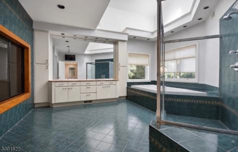 830 W Shore Drive Kinnelon NJ 07405