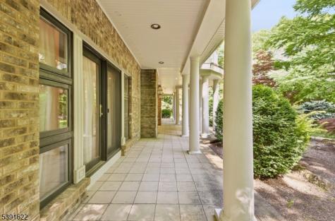 830 W Shore Drive Kinnelon NJ 07405