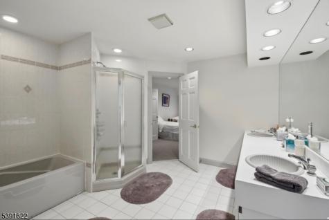 830 W Shore Drive Kinnelon NJ 07405