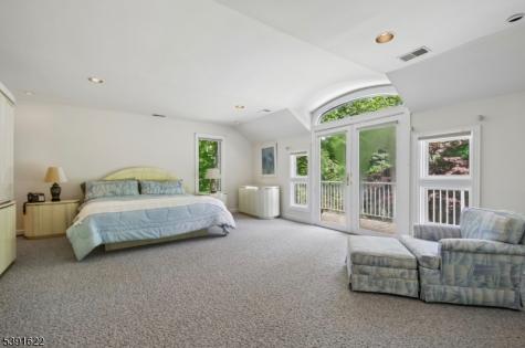 830 W Shore Drive Kinnelon NJ 07405
