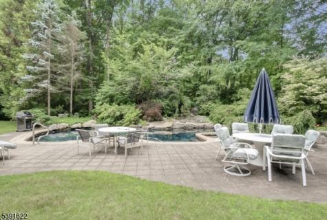 830 W Shore Drive Kinnelon NJ 07405