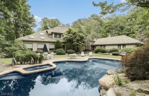 830 W Shore Drive Kinnelon NJ 07405