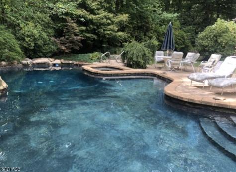 830 W Shore Drive Kinnelon NJ 07405
