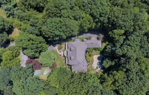 830 W Shore Drive Kinnelon NJ 07405
