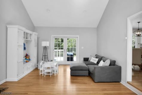 16 Lenape Court Bernards NJ 07920