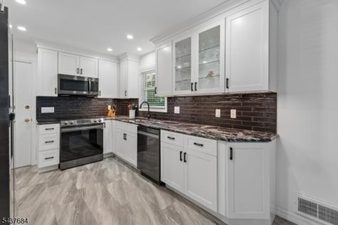 17 Orange Place Wayne NJ 07470