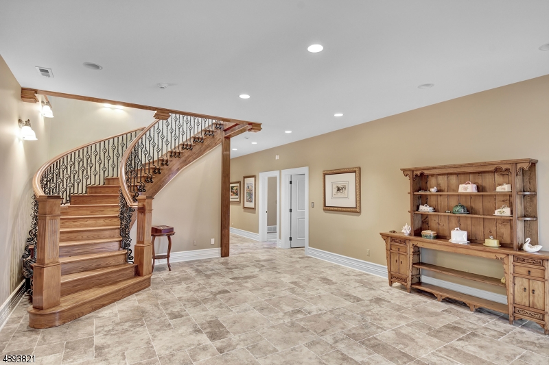 506 Mountain View Road W Franklin NJ 08802