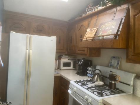 74 Avenue E Lodi NJ 07644