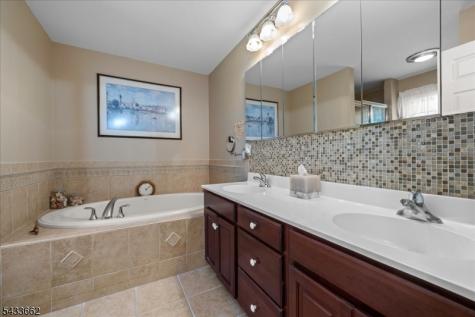 15 Bracken Hill Road Hardyston NJ 07419
