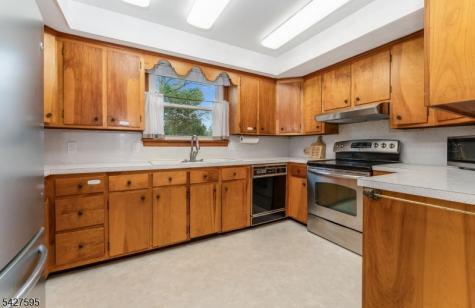 34 Berk Lane Lebanon NJ 08826