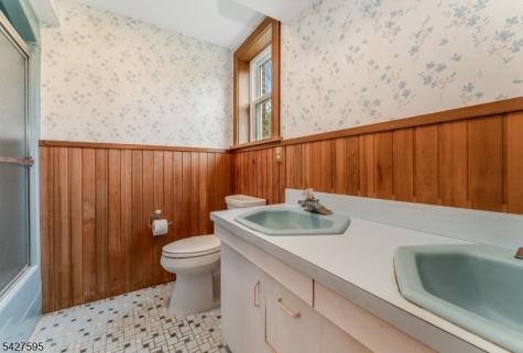 34 Berk Lane Lebanon NJ 08826