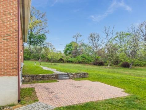34 Berk Lane Lebanon NJ 08826