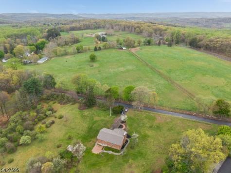 34 Berk Lane Lebanon NJ 08826