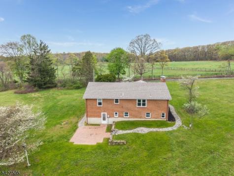34 Berk Lane Lebanon NJ 08826