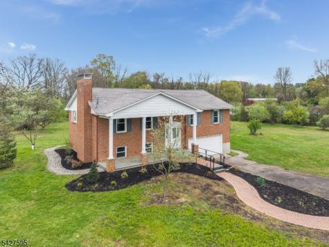 34 Berk Lane Lebanon NJ 08826