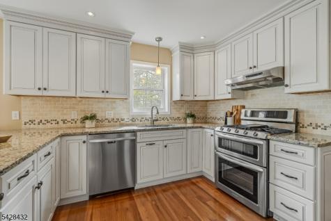 109 Hillside Avenue Bedminster NJ 07921