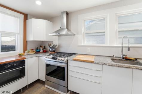 209 Floral Street Roselle NJ 07203