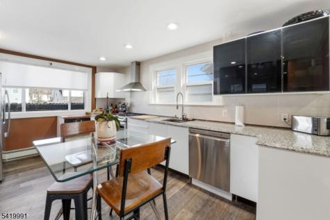 209 Floral Street Roselle NJ 07203