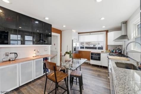 209 Floral Street Roselle NJ 07203