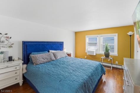 209 Floral Street Roselle NJ 07203