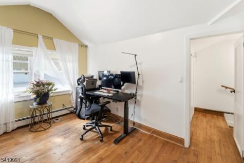 209 Floral Street Roselle NJ 07203