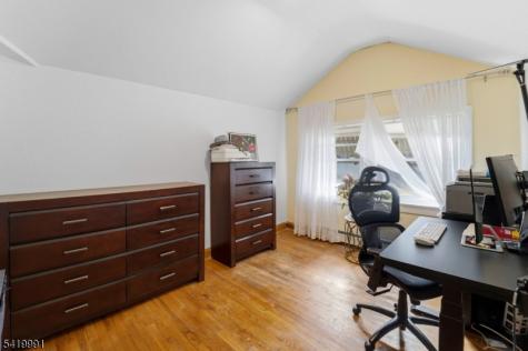 209 Floral Street Roselle NJ 07203