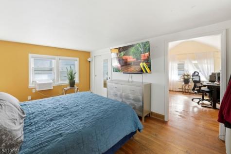 209 Floral Street Roselle NJ 07203