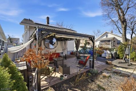 209 Floral Street Roselle NJ 07203