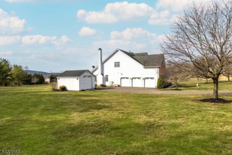 16 Steeplechase Lane Franklin NJ 08802