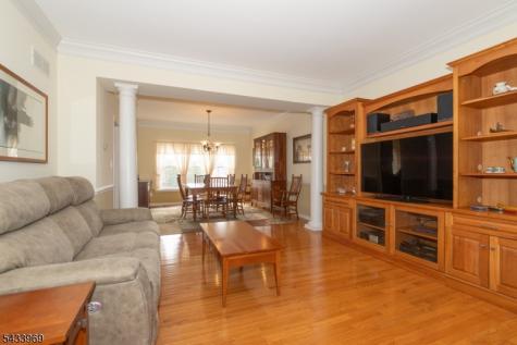 16 Steeplechase Lane Franklin NJ 08802