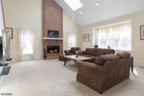 16 Steeplechase Lane Franklin NJ 08802