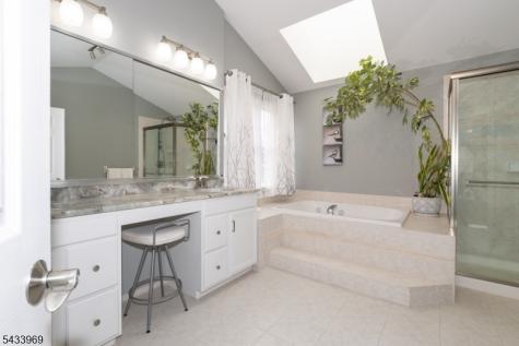 16 Steeplechase Lane Franklin NJ 08802