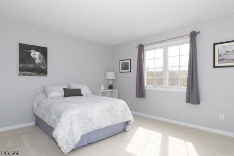 16 Steeplechase Lane Franklin NJ 08802