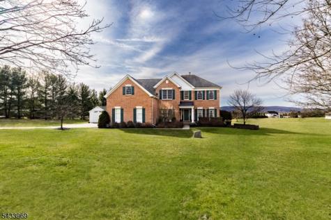 16 Steeplechase Lane Franklin NJ 08802