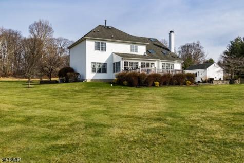 16 Steeplechase Lane Franklin NJ 08802