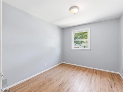 27 Carolyn Road Belleville NJ 07109