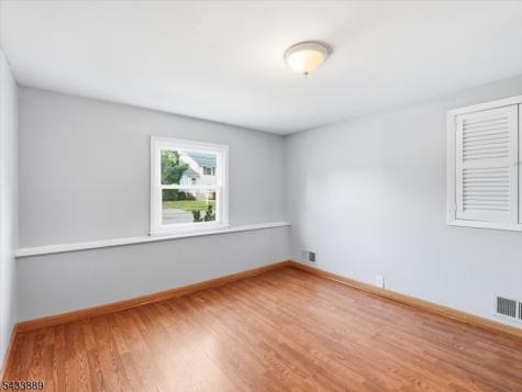 27 Carolyn Road Belleville NJ 07109
