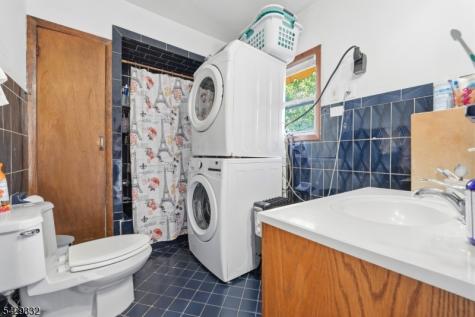 22 Lentz Avenue Newark NJ 07105